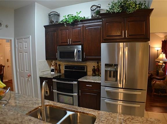 4th image of 115 S Blue Bonnet Cir