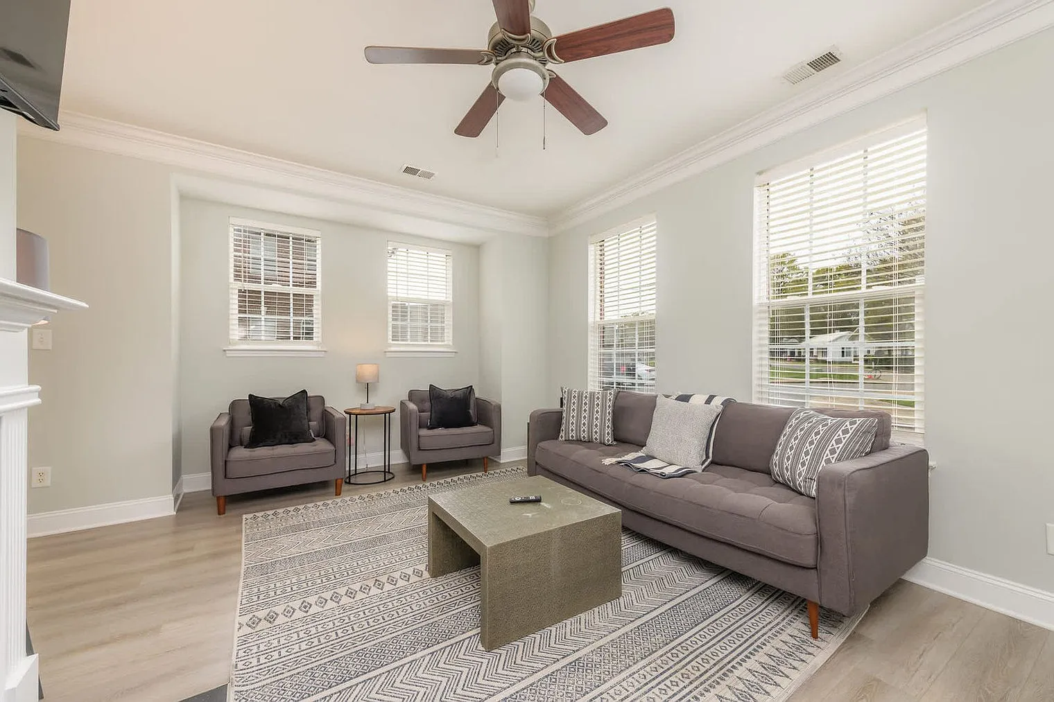 2 bed, 2.0 bath, 1593 sqft, $2,697 — Photo 3