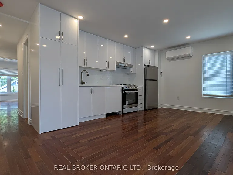 1150 Woodbine Ave #3 — Photo 1