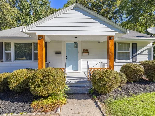 107 Crescent Rd, Winston Salem, NC 27105