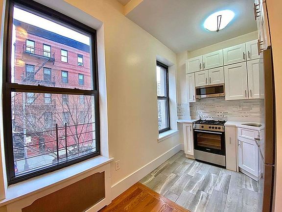 3rd image of 100 W 105th St #2A