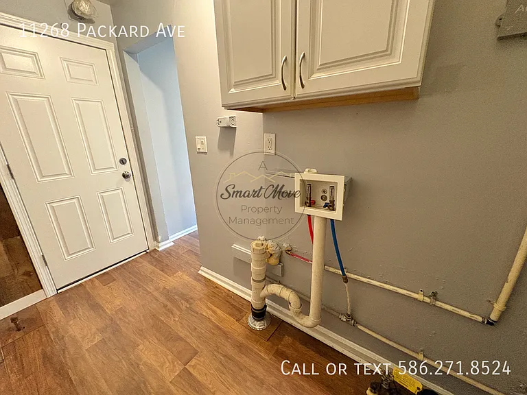 11268 Packard Ave — Photo 12
