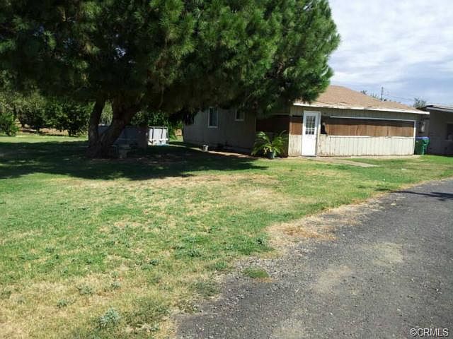 2nd image of 4478 S Santa Fe Ave