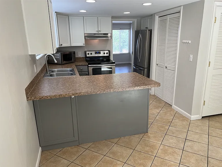 1813 S Laurelhurst Dr #1 — Photo 14