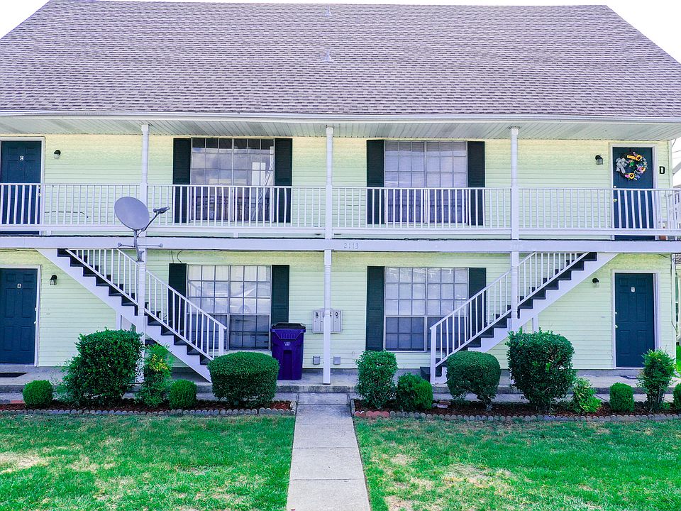 1st image of 2113 N Woodlawn Ave #B
