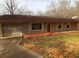 204 Robin Rd, Elkview, WV 25071