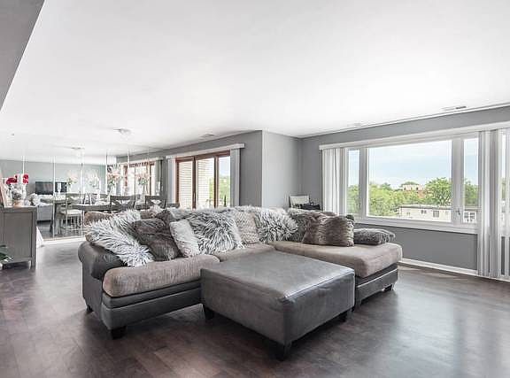 5th image of 1535 Forest Ave APT 505