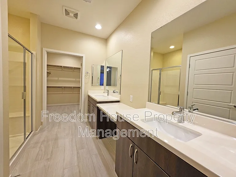 4882 E Beacon Ridge Dr — Photo 46