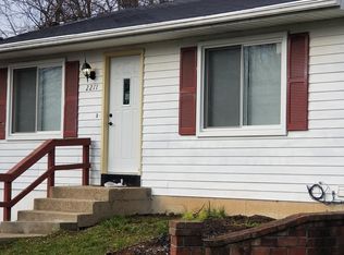 2211 Countrywood Dr SE, Kentwood, MI 49508