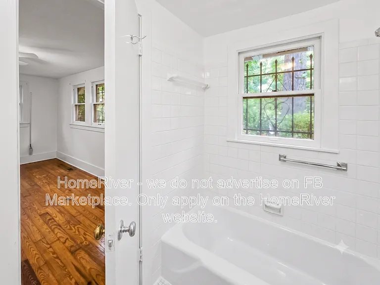 2548 28th St W — Photo 5