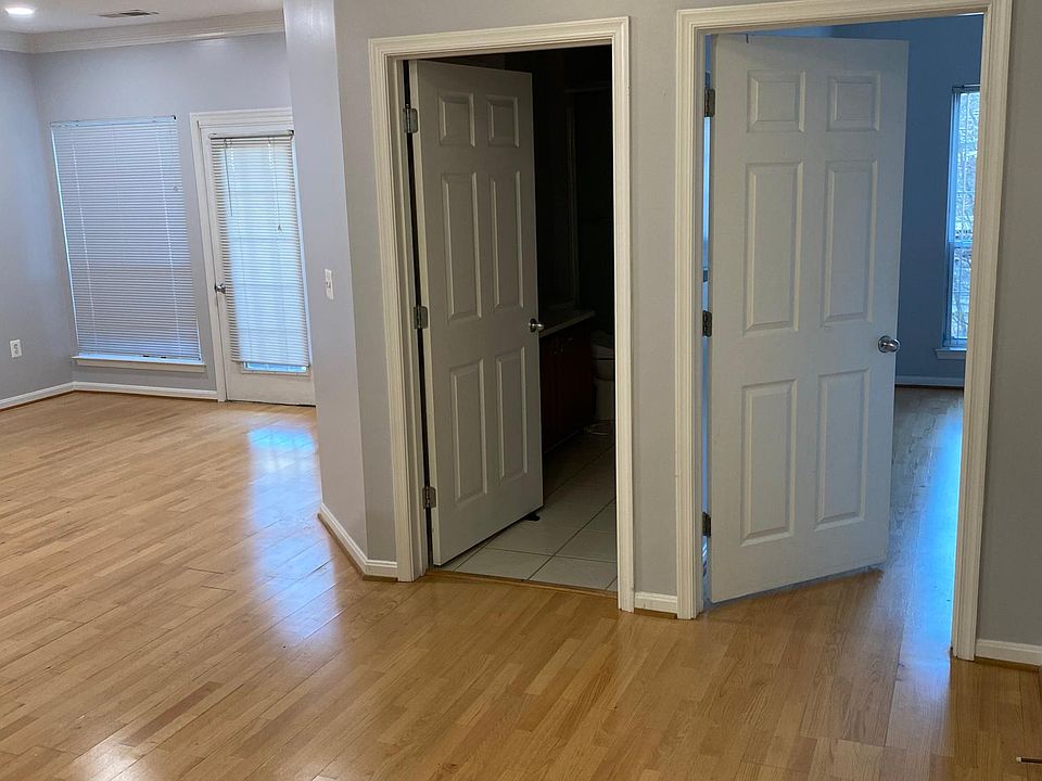 1st image of 4870 Eisenhower Ave