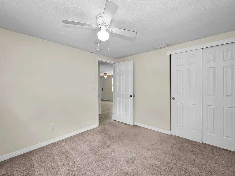 Country Club Dr — Photo 20