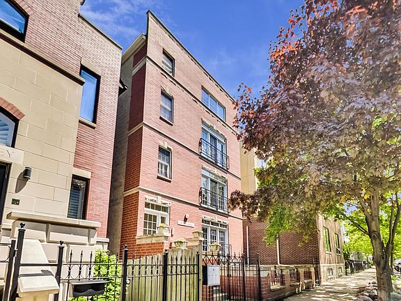 2nd image of 2247 N Oakley Ave #2