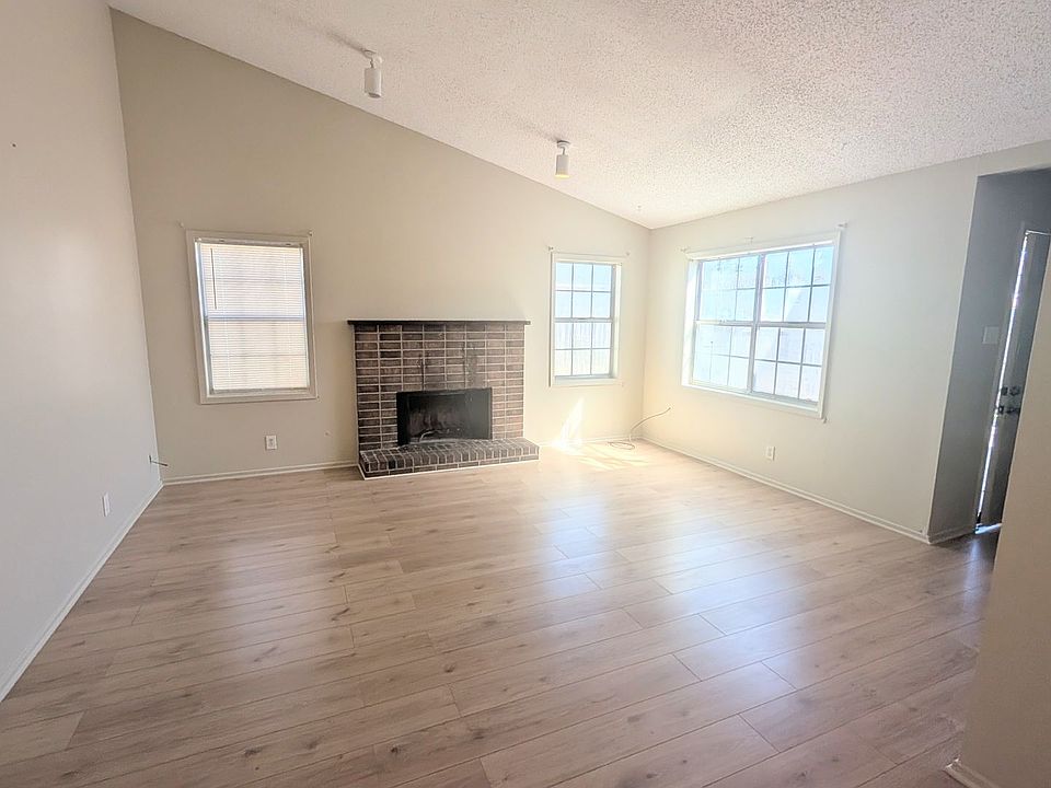 1st image of 104-106 Elmhurst Cir #104-D