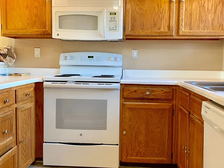 543 W Sycamore Cir — Photo 10