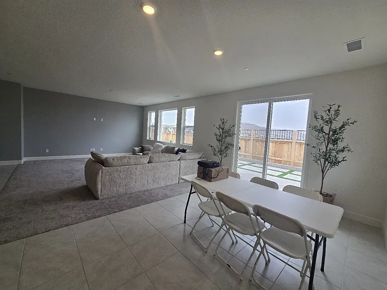 532 E Equinox Peak Ct — Photo 10