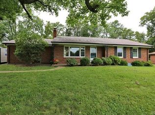 105 Pleasant View Dr, Ballwin, MO 63011