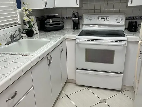 6620 W 2nd Ct APT 407, Hialeah, FL 33012