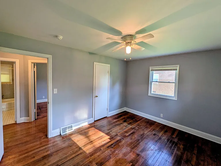 605 Oakhurst St — Photo 12