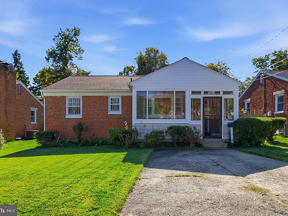 2nd image of 1904 Alberti Dr