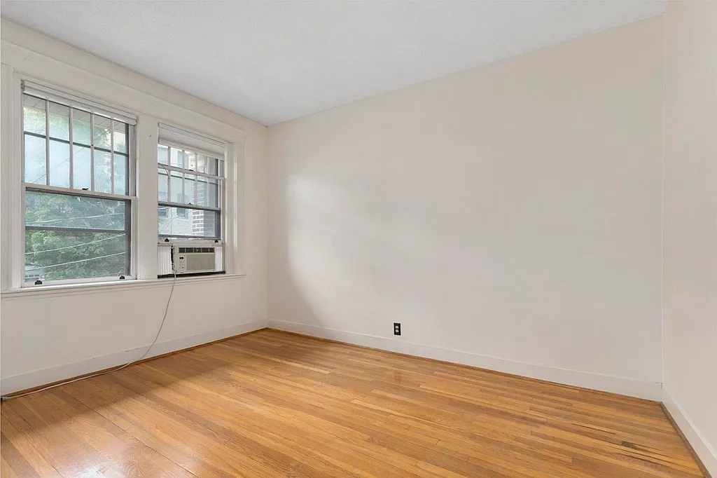 2 bed, 690 sqft, $2,800 — Photo 2