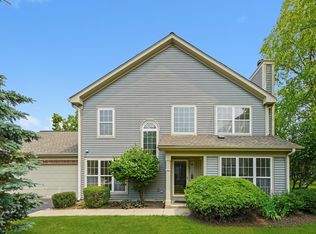 881 Dandridge Ct, Elgin, IL 60120