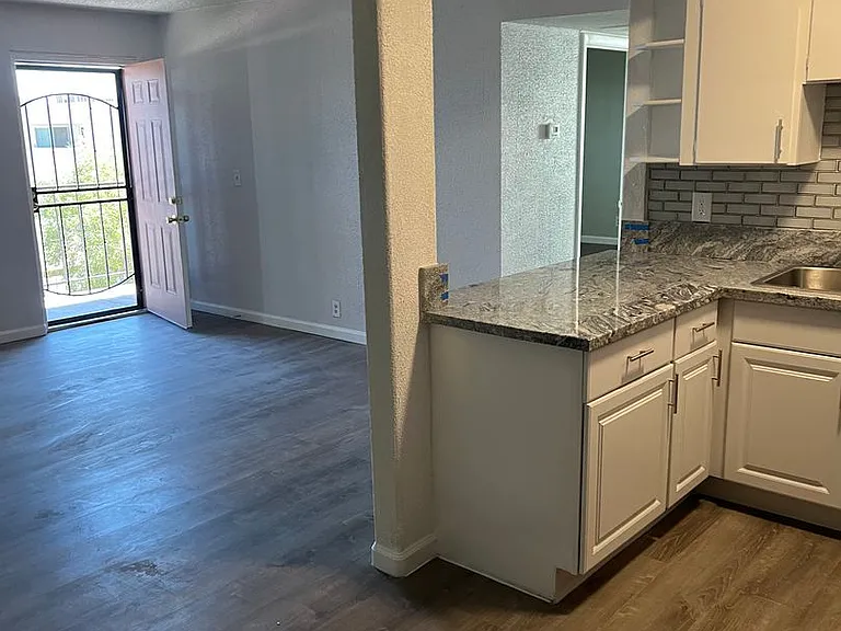 625 S Royal Crest Cir #24 — Photo 1