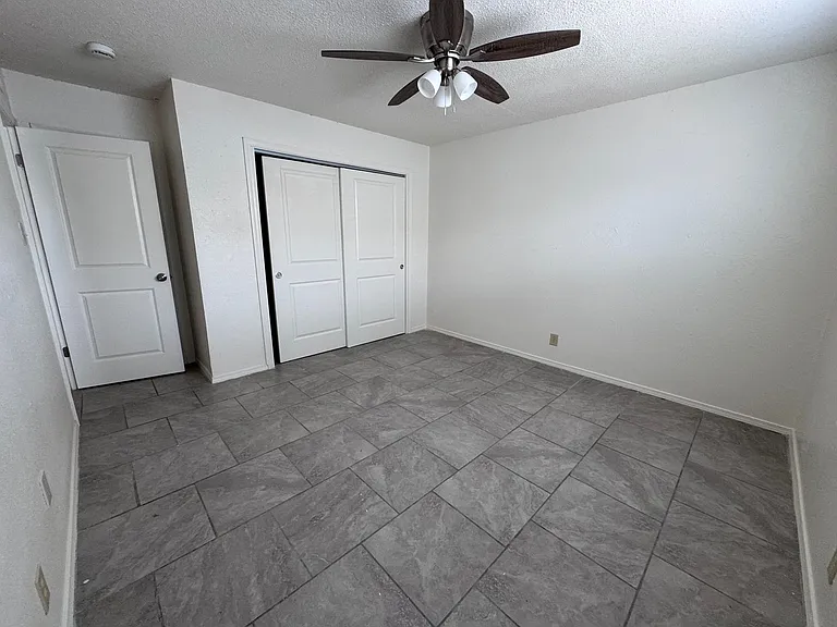 407 W Tilden St — Photo 8