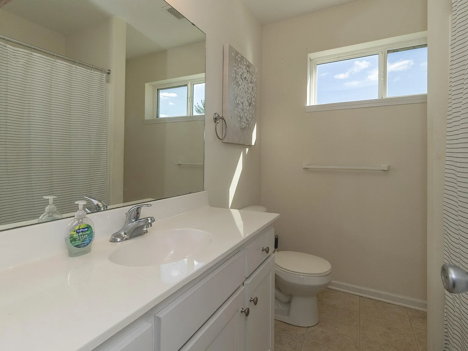 4 bed, 5.0 bath, 1788 sqft, $1,001 — Photo 2