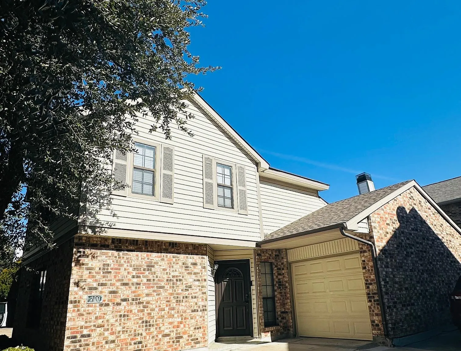 2 bed, 1275 sqft, $2,590 — Photo 1