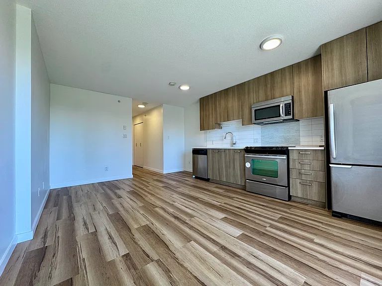 13325 102a Ave #6 — Photo 5