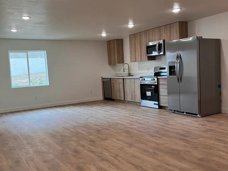 1717 E 920 N — Photo 3