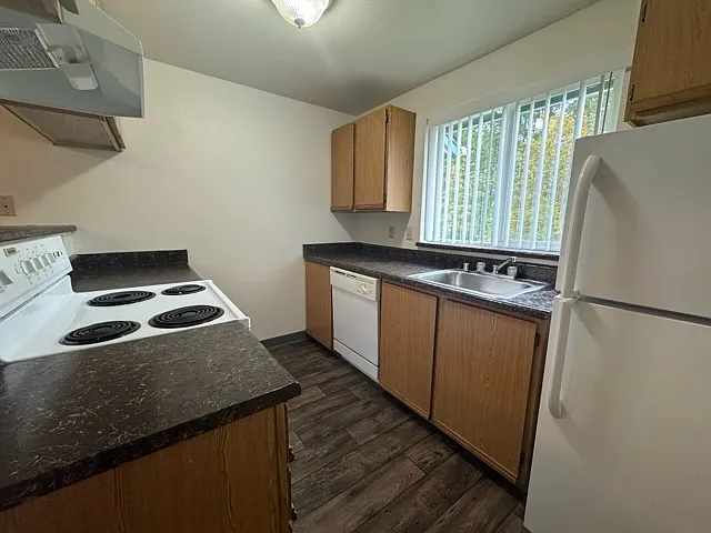 2 bed, 893 sqft, $1,759 — Photo 2
