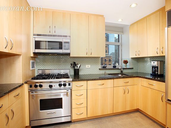 3rd image of 188 E 76th St APT 7D