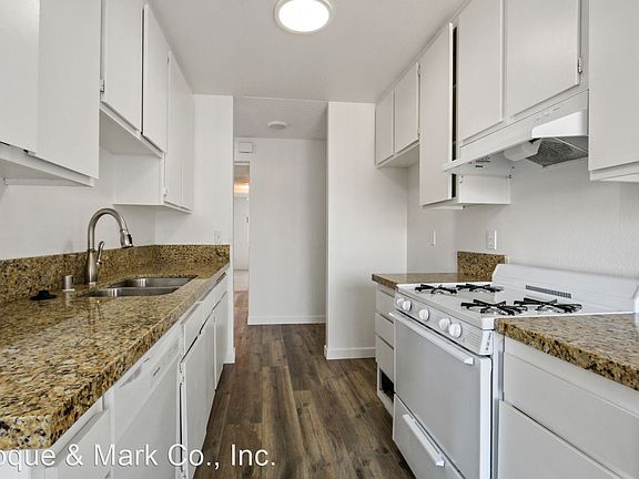 2nd image of 3685 Watseka Ave #204