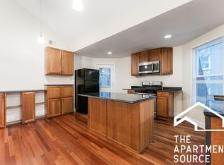 2017 Harrison St APT 3, Evanston, IL 60201