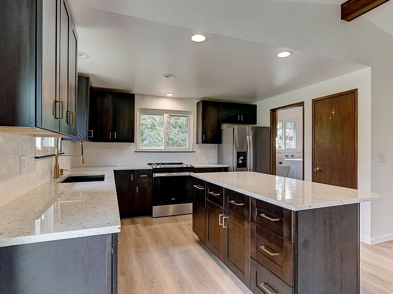 2156 Fairway Ln — Photo 4