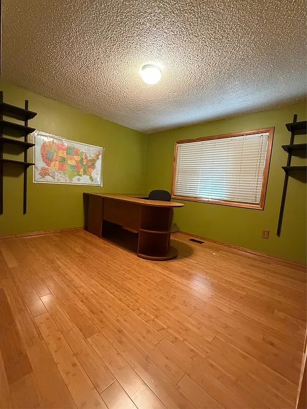 4 bed, 2.0 bath, 1776 sqft, $3,100 — Photo 4