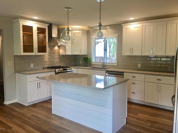 5th image of 3700 Charlevoix Dr SE #108