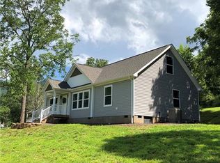 132 Black Oak Cove Rd, Candler, NC 28715