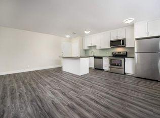 1301 Dundas St W #407, Mississauga, ON L5C1C9