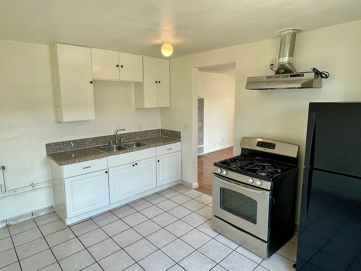 Building Photo - 161 W 77th St #159-1/2