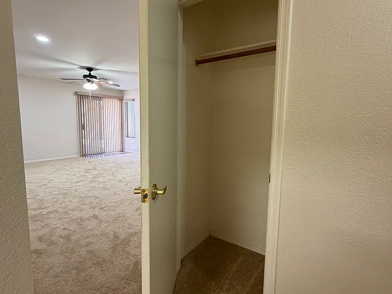 11402 W Hutton Dr — Photo 22