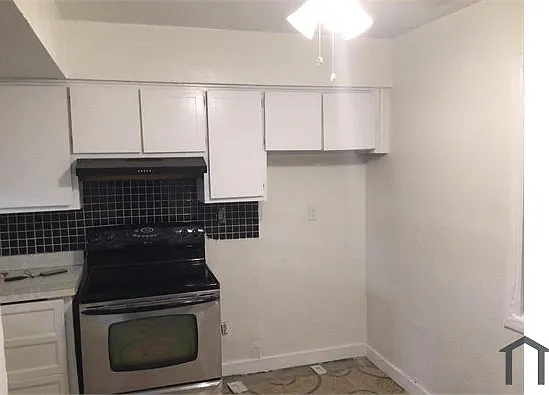 6071 Regent Mnr — Photo 9