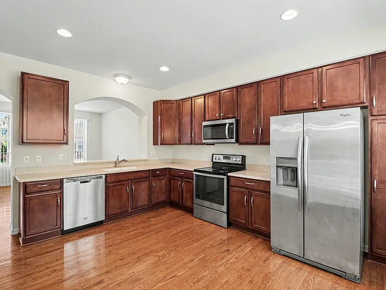 27902 Hopkins Dr — Photo 3
