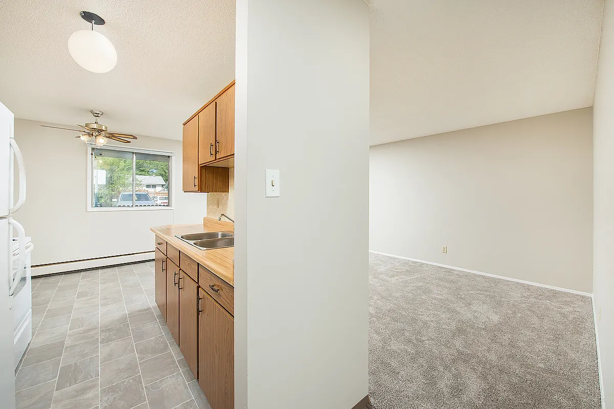 Carina Apartments — Photo 3