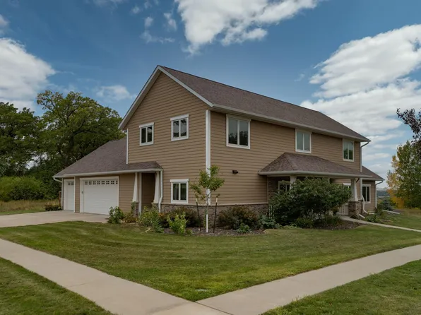 3813 Stone Point Dr NE, Rochester, MN 55906