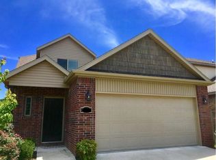 2638 N Valencia Ave, Fayetteville, AR 72703