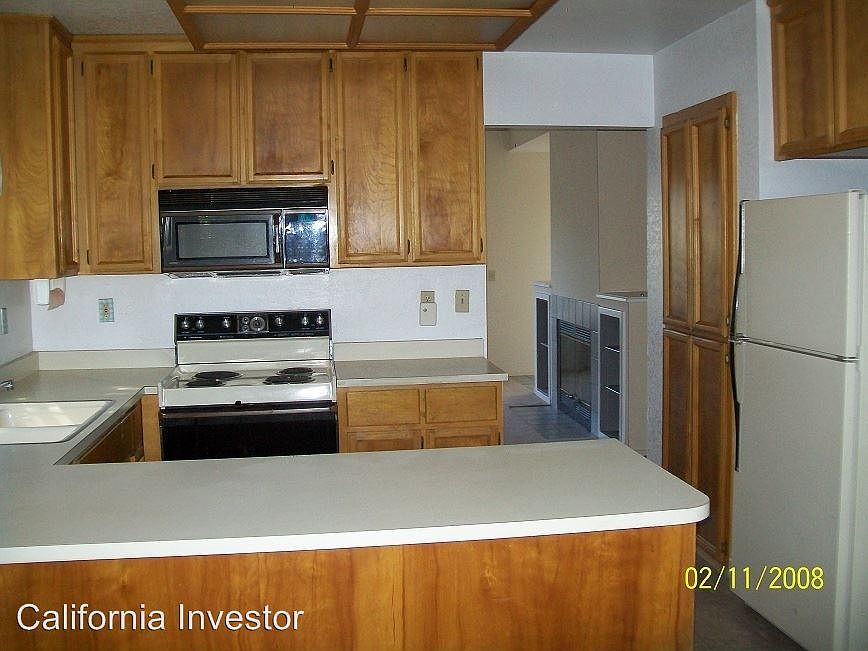 2nd image of 3000 Twin Creeks Ln