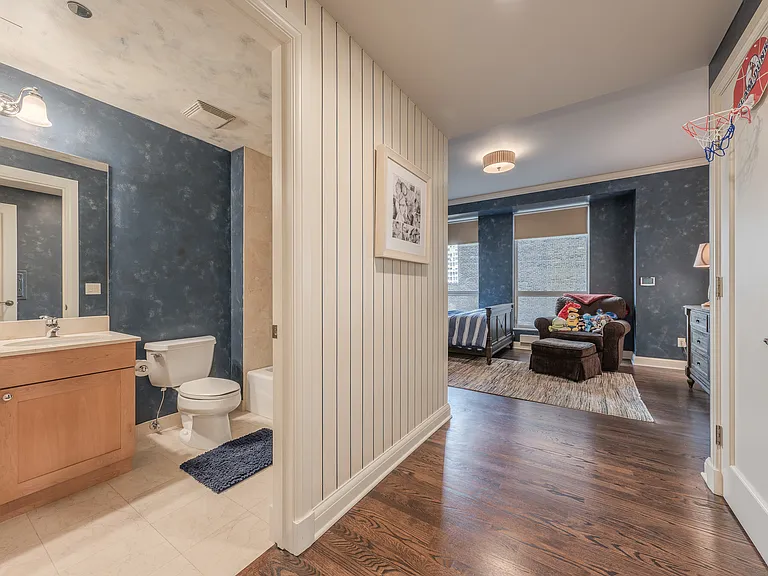 270 E Pearson St #701-801 — Photo 15